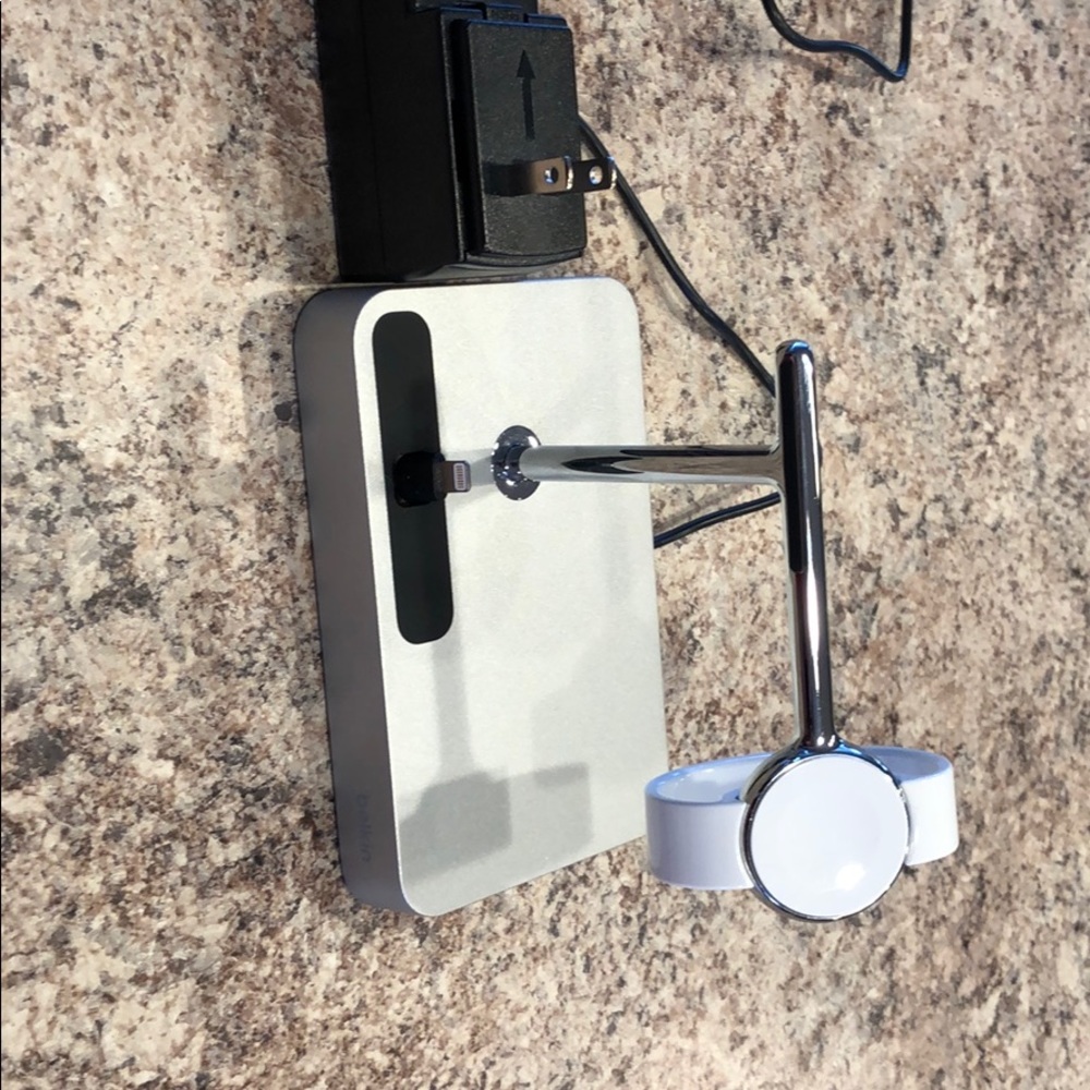 Belkin Iphone/Apple watch charging dock